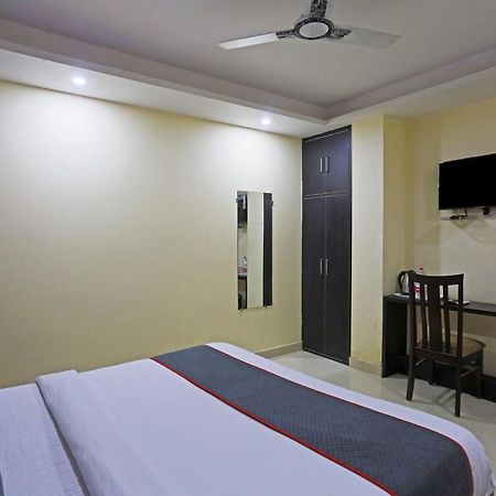 Airport Hotel Rosewood Ню Делхи Екстериор снимка