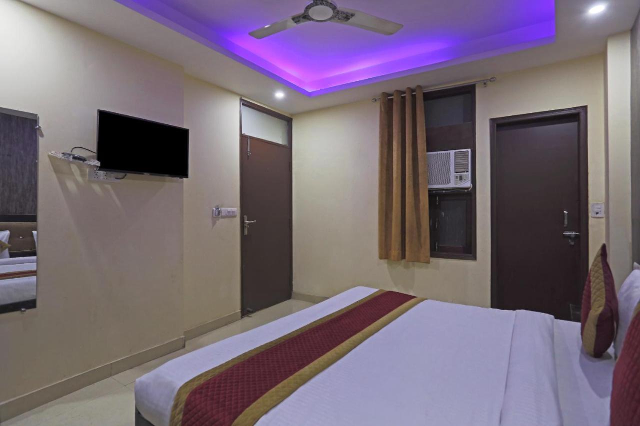 Airport Hotel Rosewood Ню Делхи Екстериор снимка