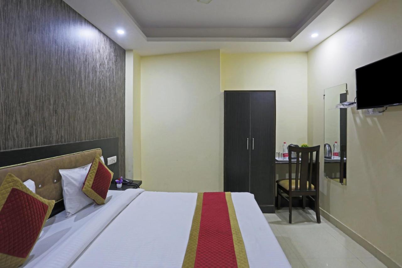 Airport Hotel Rosewood Ню Делхи Екстериор снимка