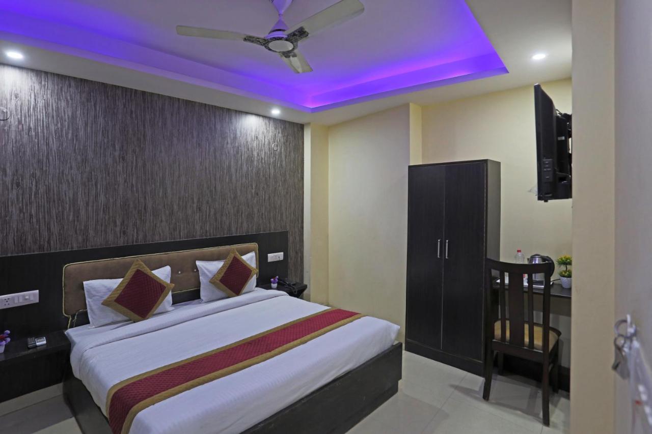 Airport Hotel Rosewood Ню Делхи Екстериор снимка