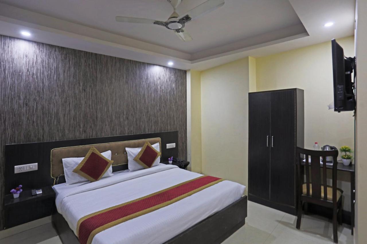Airport Hotel Rosewood Ню Делхи Екстериор снимка
