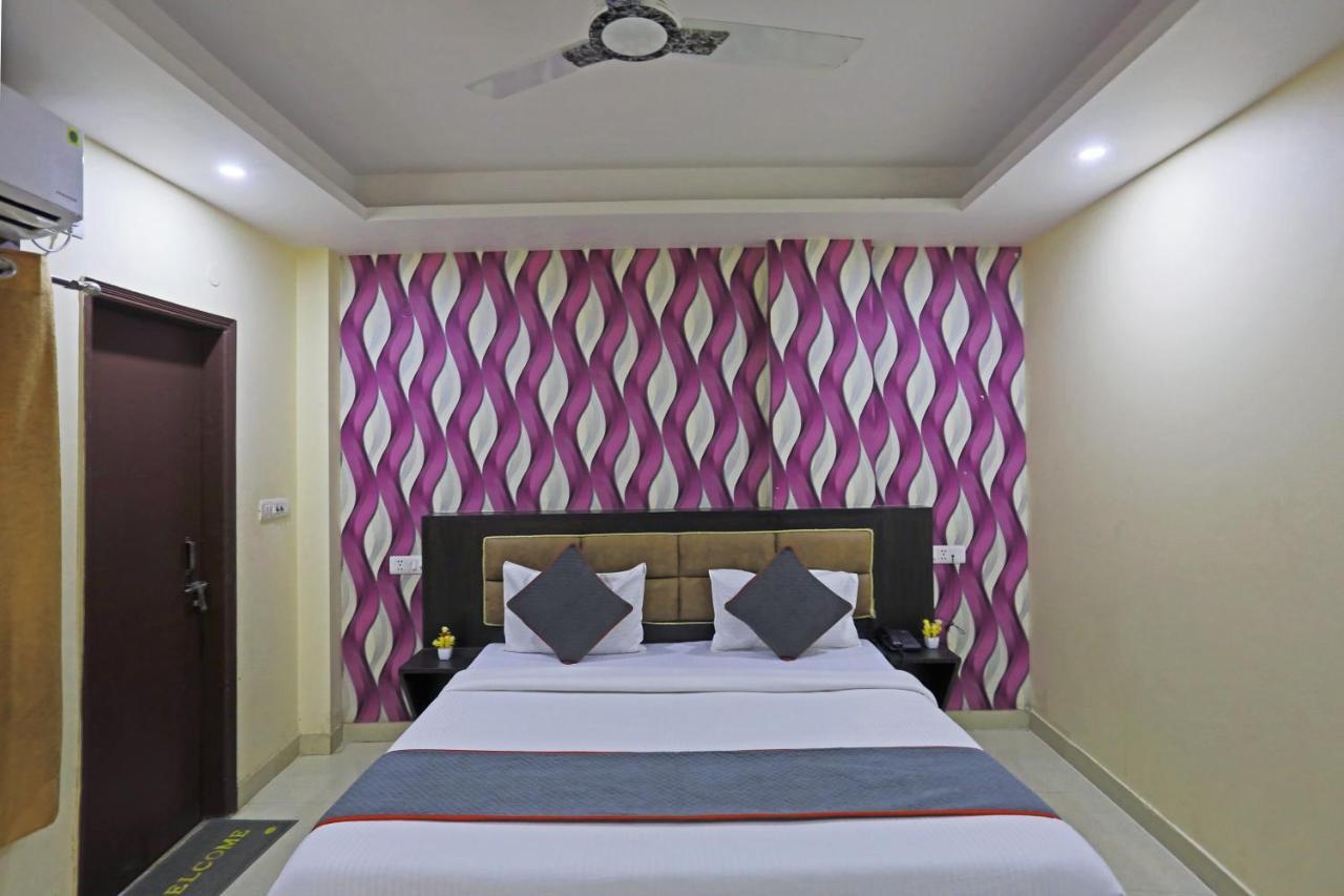 Airport Hotel Rosewood Ню Делхи Екстериор снимка