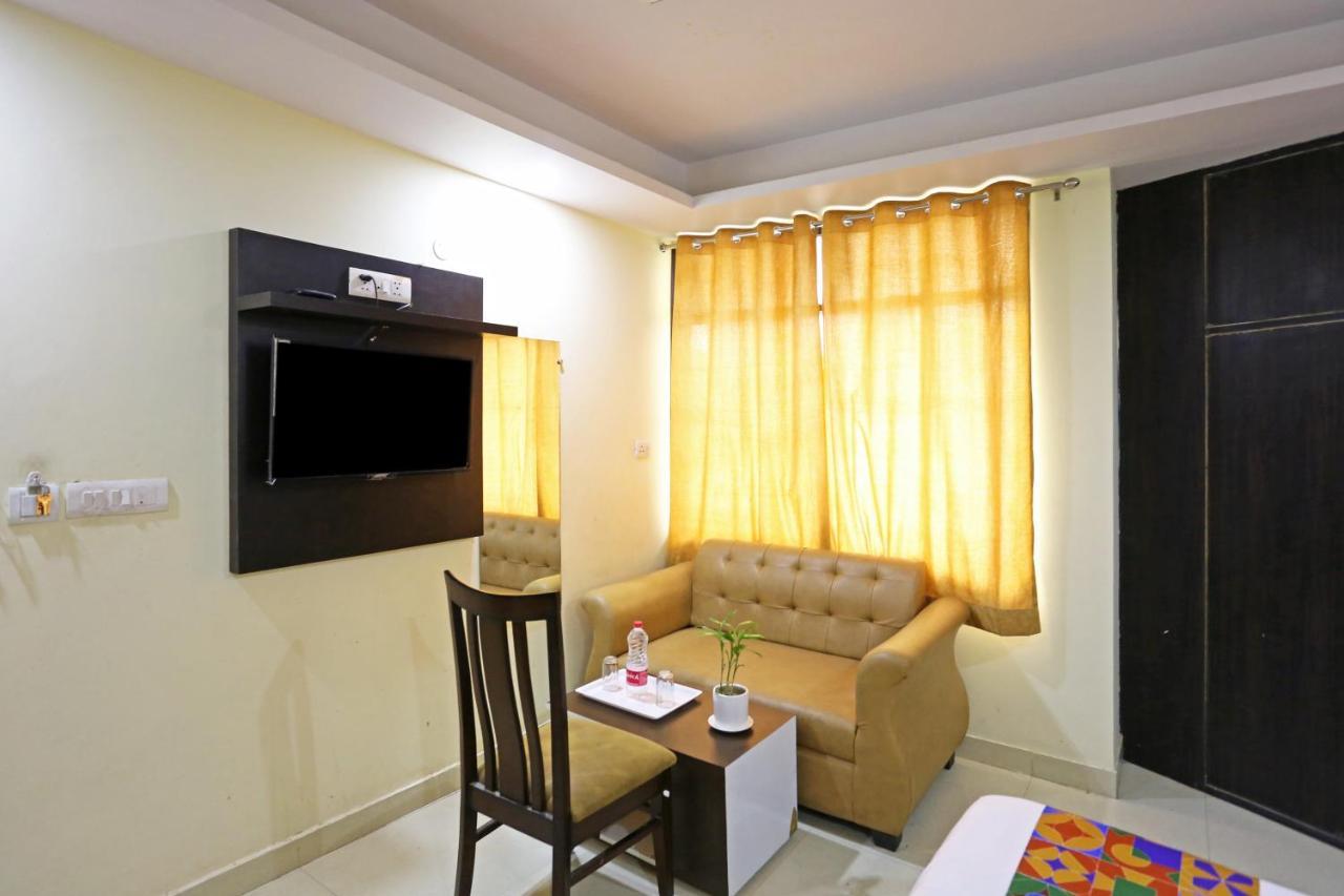 Airport Hotel Rosewood Ню Делхи Екстериор снимка
