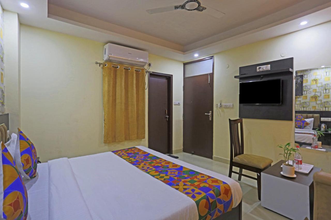 Airport Hotel Rosewood Ню Делхи Екстериор снимка