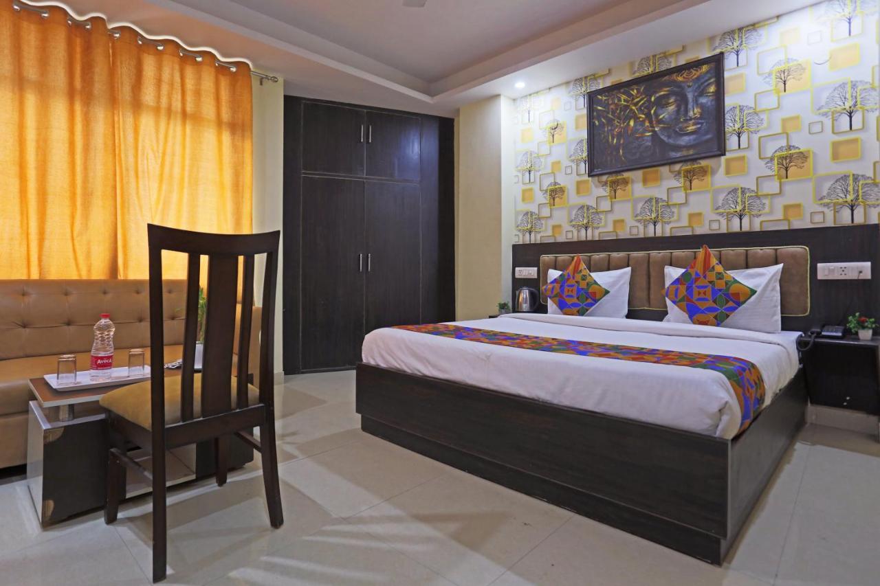 Airport Hotel Rosewood Ню Делхи Екстериор снимка