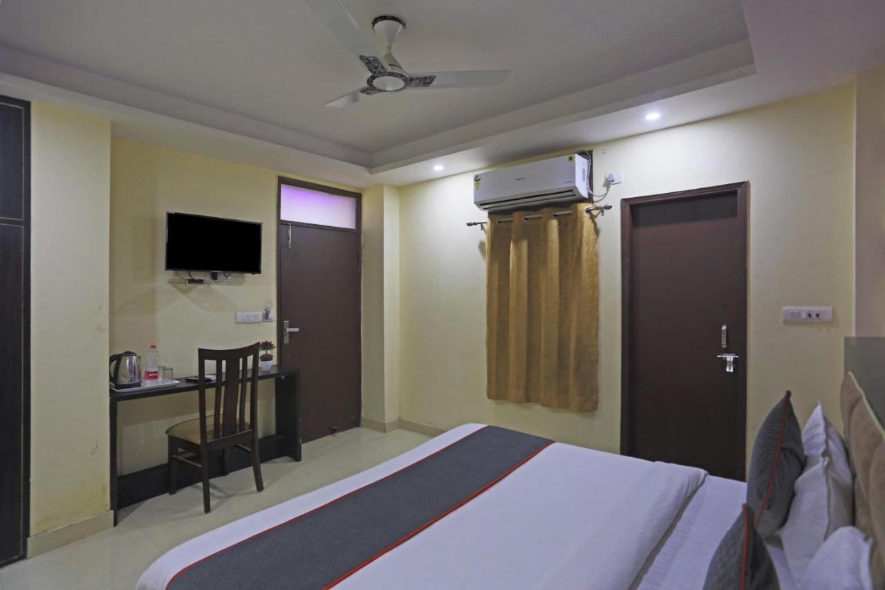 Airport Hotel Rosewood Ню Делхи Екстериор снимка