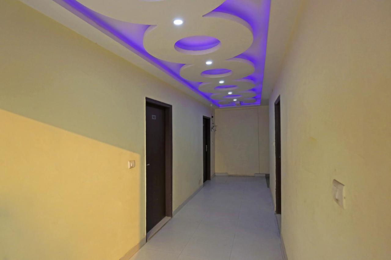 Airport Hotel Rosewood Ню Делхи Екстериор снимка